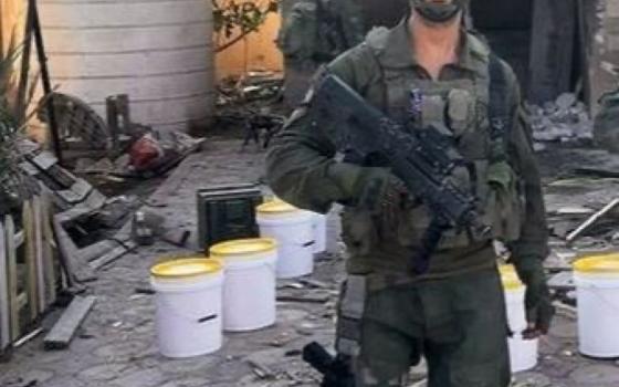 ارتكب جرائم حرب.. رومانيا تحيل شكوى ضد جندي إسرائيلي إلى المدعي العسكري