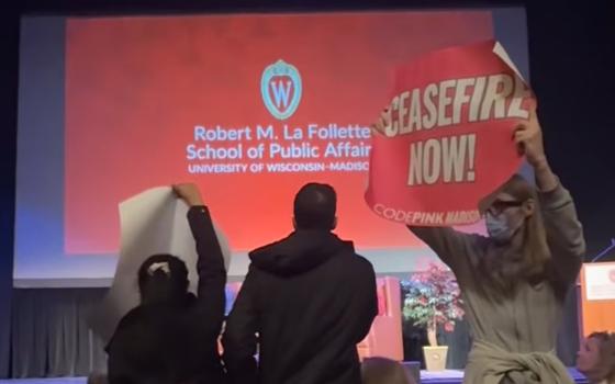 دعمت استمرار الإبادة.. نشطاء يقاطعون كلمة السفيرة الأمريكية لدى الأمم المتحدة