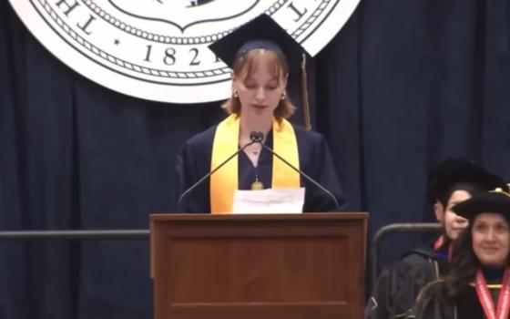 منع طالبة من دخول جامعة جورج واشنطن لدفاعها عن فلسطين