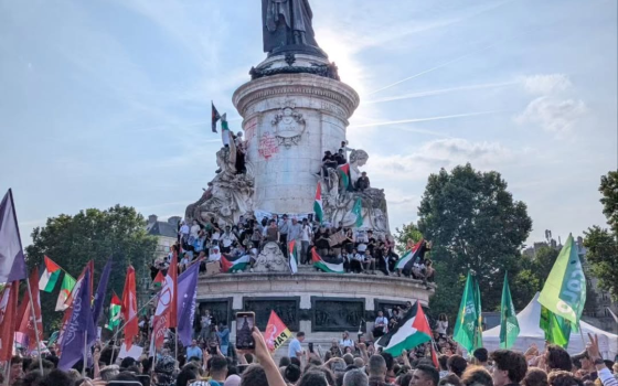 مخيم طلابي في باريس لدعم نشطاء سفينة “مادلين”