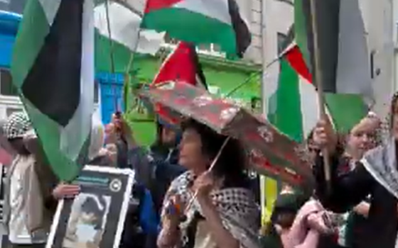 “أوقفوا التجارة مع إسرائيل”.. مطالبات في مدينة كورك الأيرلندية بوقف التعامل مع الاحتلال