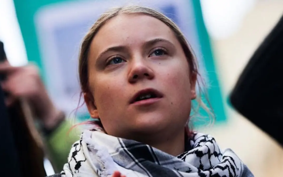 نجازف بحياتنا لأن صمت العالم يقتل الفلسطينيين غريتا ثونبرغ – ناشطة بيئية سويدية