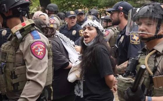 دعوى قانونية ضد جامعة براون لرفضها نشر تفاصيل اعتقالات طلاب