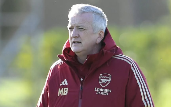 فصل لأنه دعم فلسطين..  روابط مشجعي أرسنال العرب تطالب بإعادة “بونيك” للنادي