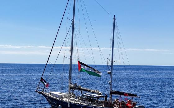 عدالة يطالب بالكشف عن موقع احتجاز نشطاء سفينة "مادلين"