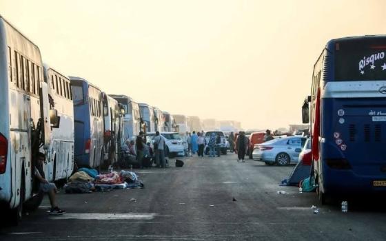 مطالبات لحكومة حفتر برفع الطوق عن مخيم "قافلة الصمود"  