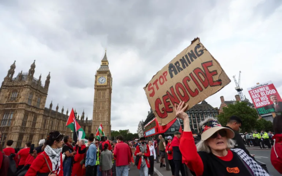 فعالية “خط أحمر لفلسطين” تطوق البرلمان البريطاني دعمًا لغزة