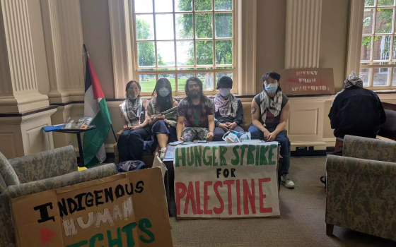 طلاب “دارتموث” ينضمون للإضراب عن الطعام نصرة لغزة