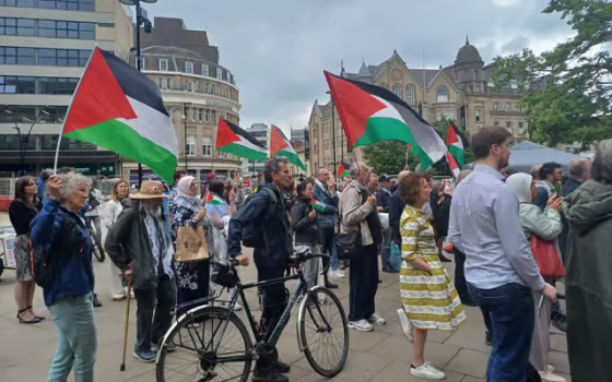 ضغطًا على الحكومة..  150 ناشط يطالبون أعضاء حزب العمال البريطاني بالاستقالة