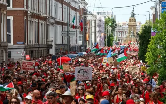 150 ألف متظاهر في هولندا يطالبون برفع العقوبات على الاحتلال