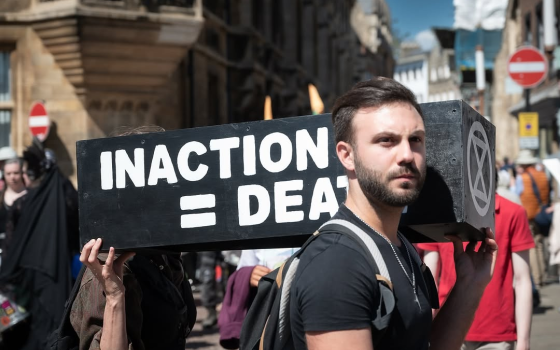 بعد كلية “كينغز”.. طلاب “كامبريدج” يطالبون الـ 30 كلية بسحب استثماراتها