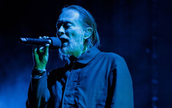 تحول في موقفه!  توم يورك” يدين عدوان الاحتلال ويدعو لوقفه”  