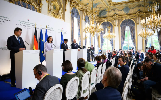 شعاره “حل الدولتين”!  دعوات لمقاطعة مؤتمر فرنسي يروج للتطبيع