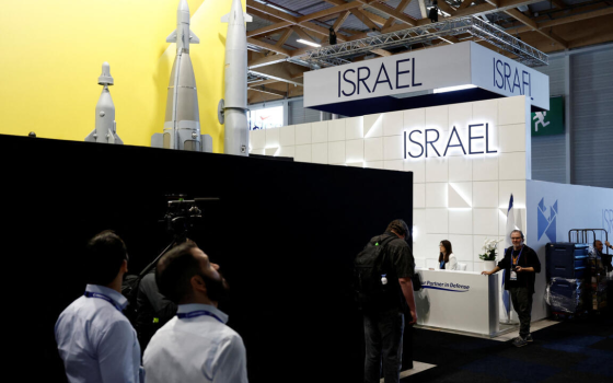 فرنسا تمنع عرض الأسلحة الإسرائيلية في أكبر المعارض الدولية