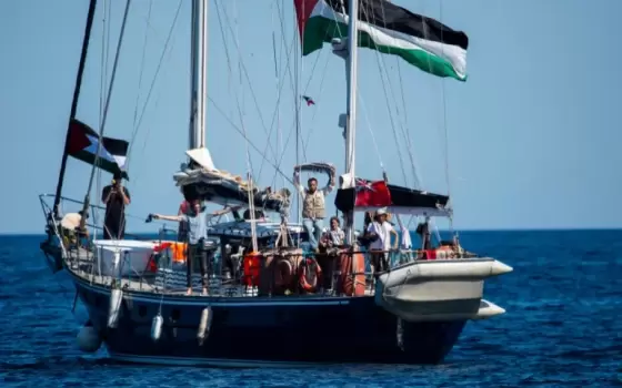 مسيّرات تحلق فوق رؤوسنا منذ ساعات على ارتفاع عالٍ .. باتيست أندري| طبيب على متن سفينة "مادلين"  