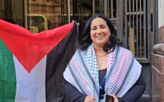 انتصار لصوت التضامن.. طبيبة فلسطينية تُسقط قرار إيقافها التعسفيي في بريطانيا