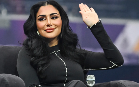 “هدى بيوتي” تنشر دعوة لكسر الصمت أمام الإبادة