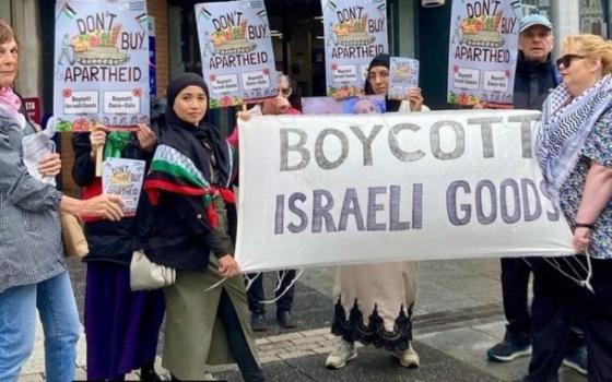 في أنحاء بريطانيا.. حملة تطالب المتاجر الكبرى بوقف بيع المنتجات الإسرائيلية