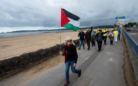 من سوانزي إلى كارديف.. أنصار فلسطين يشاركون في مسيرة داعمة لغزة