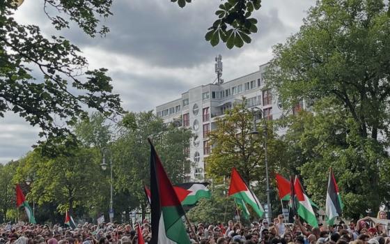 مظاهرات أوربية تناصر غزة وتندد بجريمة التجويع