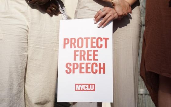 جامعة كولومبيا تعاقب طالبين على خلفية دعمهما لفلسطين