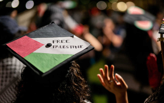 طلاب“كارديف” يدعمون فلسطين في تخرجهم رغم منع الجامعة