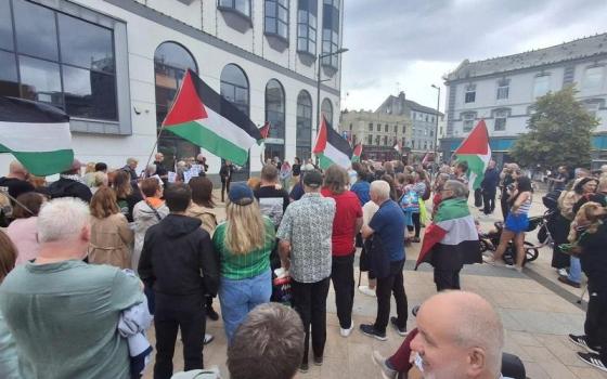 نشطاء أيرلنديون يتضامنون مع "حركة فلسطين" في ديري