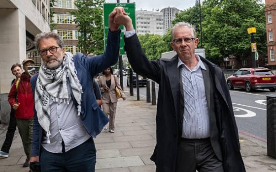 لدعمهما فلسطين.. المحكمة البريطانية تؤجل محاكمة الناشطين ناينهام وبن جمال