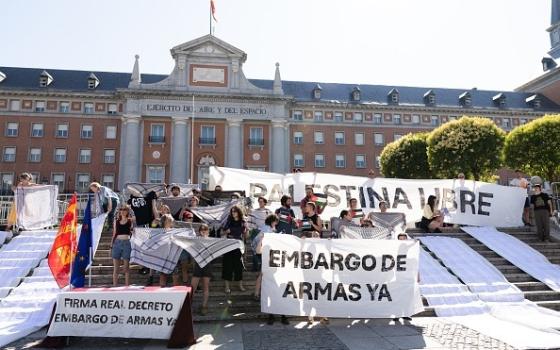 شركة "سيدينور" الإسبانية للصلب تقطع علاقتها بالاحتلال