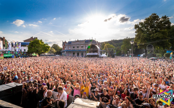 انسحابات متصاعدة من مهرجان استضاف رقيبًا سابقًا بالاحتلال