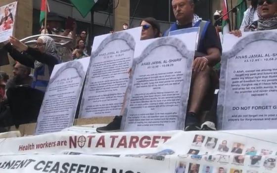 وقفة احتجاجية في غلاسكو تنديدًا بصمت الإعلام الغربي تجاه الإبادة