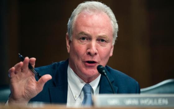 الأزمة الإنسانية في غزة تحوّلت من كارثية إلى جحيم على الأرض.  كريس فان هولين، سيناتور أمريكي