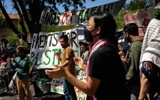 صحيفة "ستانفورد ديلي" تقاضي إدارة ترامب بسبب تهديدات الترحيل