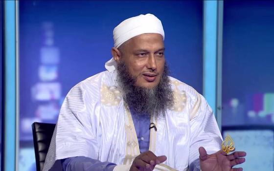 بعض القادة العرب يروّجون لحل الدولتين، لكن تصريحات نتنياهو حول "إسرائيل الكبرى" تجعل التطبيع أمر غير عقلاني محمد الحسن الددو - باحث وداعية موريتاني