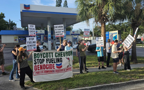 في فلوريدا..  احتجاج يستهدف “شيفرون” التي تزود الاحتلال بالطاقة