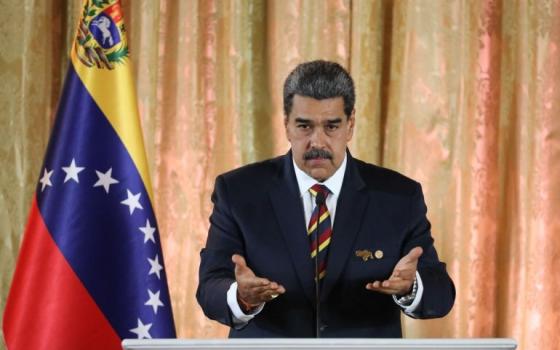 عندما تسقط قنبلة على الأطفال الفلسطينيين الذين يبحثون عن الطعام بغزة، فإن تلك القنبلة في الواقع تسقط على الأمم المتحدة نيكولاس مادورو| رئيس فانزويلا