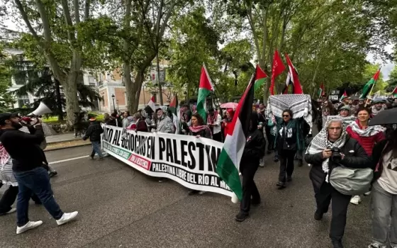 "اقطعوا العلاقات مع إسرائيل" آلاف العاملين في الصحة بإسبانيا يطالبون بحظر الأسلحة