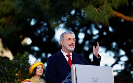 الاحتلال يمنع عمدة برشلونة من دخول الضفة الغربية