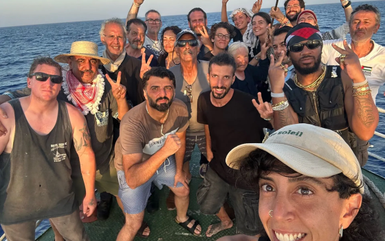 ترحيلات مستمرة لأبطال “حنظلة” المضربين عن الطعام