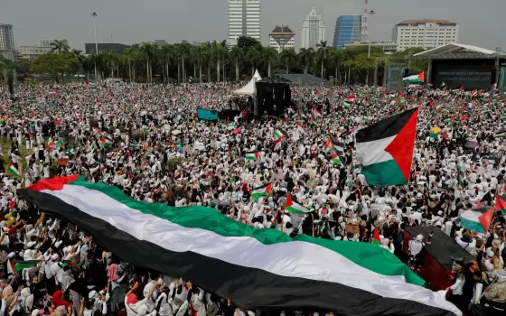 آلاف الإندونيسيين يتظاهرون في جاكرتا دعمًا لغزة