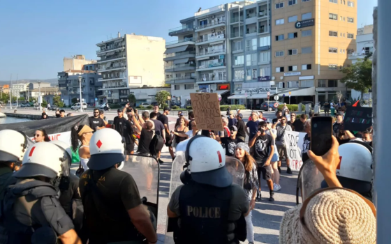 احتجاجات التضامن اليونانية تستقبل سفينة تقل سياحًا إسرائيليين