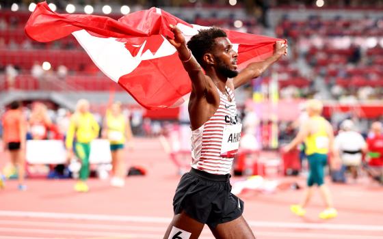 عريضة وقعها المئات..  الرياضي محمد أحمد يطالب بإلغاء مباراة ضد الاحتلال