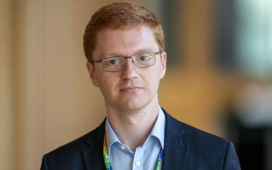 نائب يطالب البحرية الملكية البريطانية بتوصيل المساعدات إلى غزة