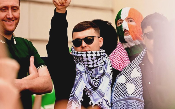 أعضاء “نيكاب” يدعون لدعم فلسطين أثناء محاكمة أحد الأعضاء