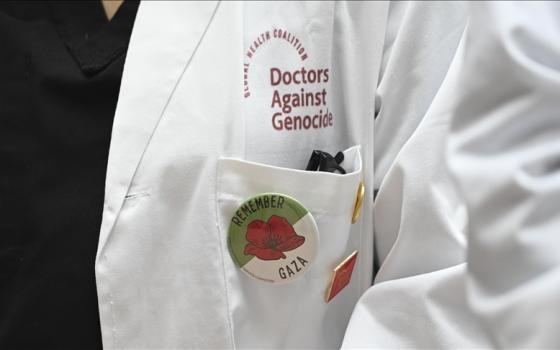 نددوا بالإبادة اعتقال 4 أطباء من أمام مقر الأمم المتحدة بنيويورك