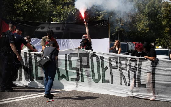 احتجاج تضامني يغلق الطريق المؤدي لمقر حكومة بولندا