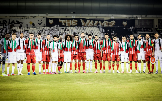 بمباراة "كأس الأحرار" لاعبو "السد" و "الوداد" يتوشحون بالعلم الفلسطيني