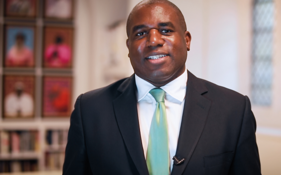 "مشروع  "E1" يشكل خطوة خطيرة تُهدد إمكانية قيام دولة فلسطينية متواصلة، ويتعارض بشكل واضح مع القانون الدولي." "ديفيد لامي" وزير خارجية بريطانيا  