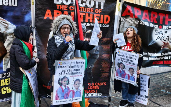 استقالة موظف من “مايكروسوفت” احتجاجًا على دعم الشركة للاحتلال