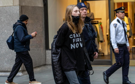 اعتقال الممثلة “هانتر شيفر” في احتجاج لدعم فلسطين